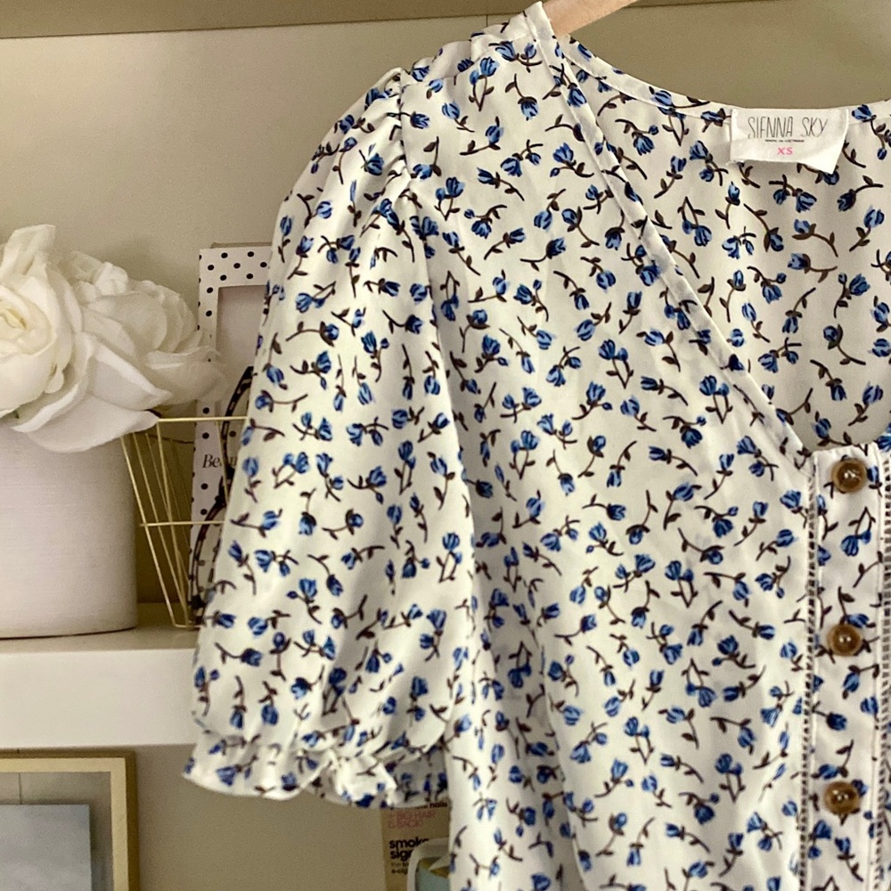 White and Blue Floral Blouse - Picture 2 of 2